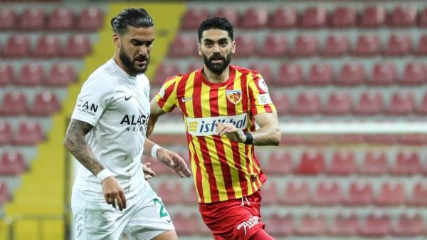  علی کریمی به استقلال پیوست   قرارداد دوساله یا سه ساله است