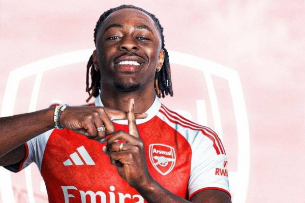  آرسنال در ۹۰ دقیقه ابرچی اِزه را از چنگ تاتنهام ربود