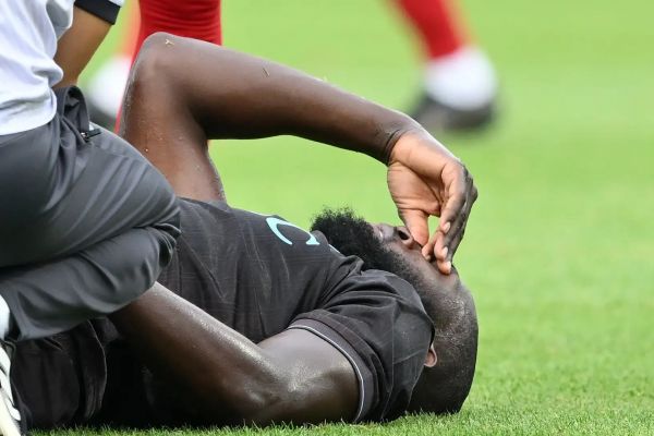  تصمیم لوکاکو درباره مصدومیتش؛ غیبت طولانی مدت ستاره ناپولی