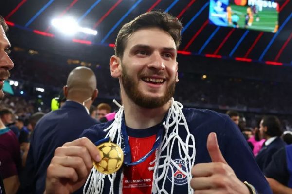  پرده‌برداری رییس ناپولی از دلیل فروش ستاره گرجستانی