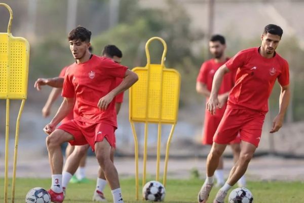 تمرین ۶۰ دقیقهای سرخپوشان در نوبت عصر