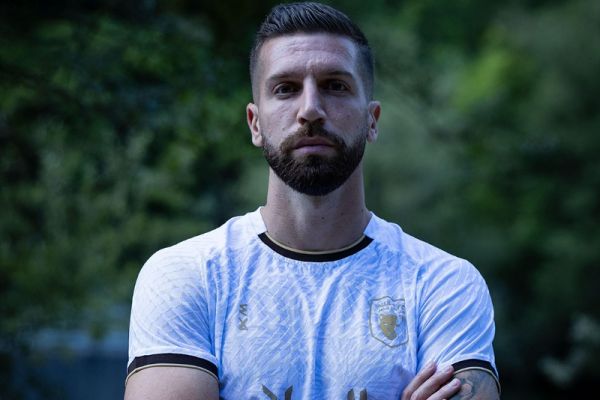  رسمی  مدافع سابق منچستر سیتی به تیم گمنام عربستانی پیوست