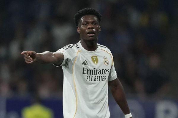  نمایش تحسین‌برانگیز شوامنی برابر رئال اویدو