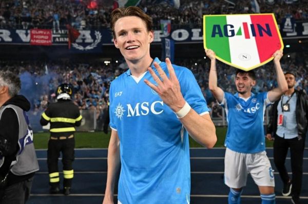  نقش ستاره سابق منچستریونایتد در انتقال مهاجم این تیم به ناپولی