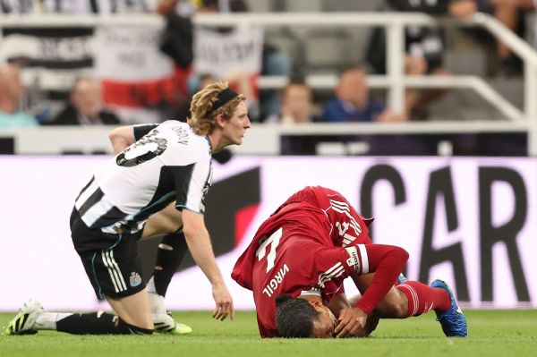 عذرخواهی ستاره نیوکاسل پس از تکل خشن بر روی پای فن دایک