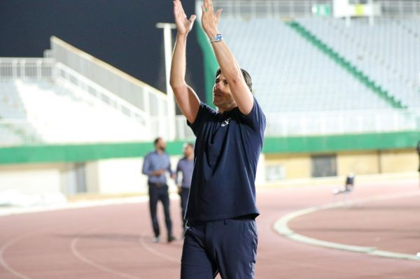 راز و نیاز رحمتی به صدرنشینی منجر شد عکس