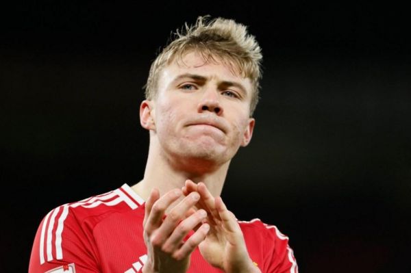  اختلاف منچستریونایتد و ناپولی بر سر نحوه انتقال هویلوند