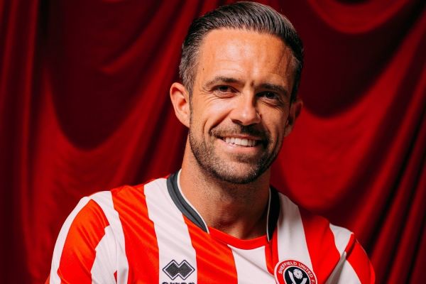  رسمی  مهاجم سابق لیورپول راهی چمپیونشیپ شد