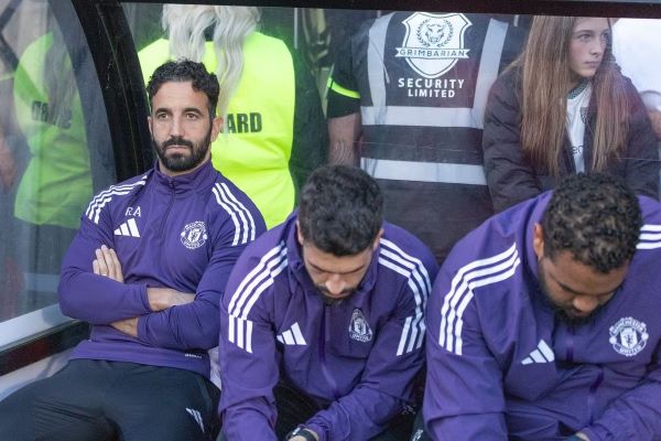 واکنش آموریم به شکست ناباورانه منچستریونایتد در مقابل تیم دسته چهارمی