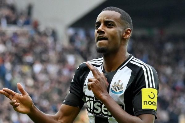  تاثیر نتیجه پرونده انتقال ایساک به لیورپول بر روی آینده مهاجم چلسی