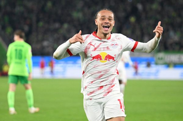 واکنش هواداران تاتنهام به جذب احتمالی ژاوی سیمونز