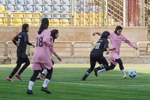  گزارش تصویری  دیدار تدارکاتی تیم زنان پرسپولیس و مهرگان