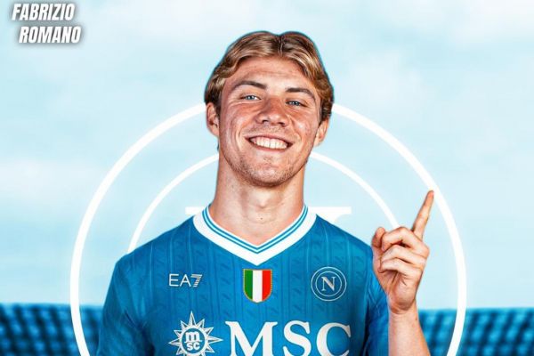  غیررسمی  مهاجم جوان منچستر یونایتد به ناپولی پیوست