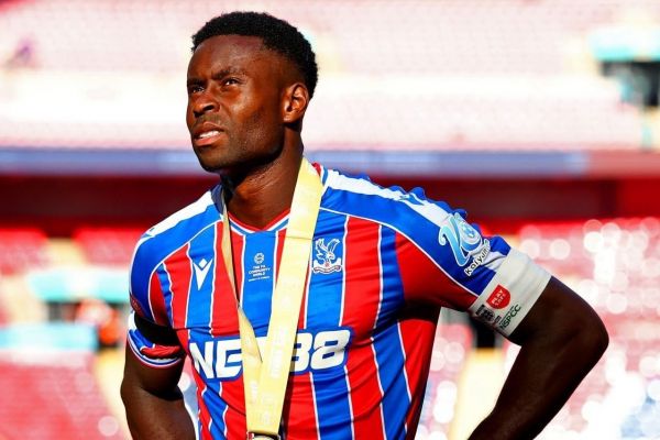 لیورپول برای جذب مدافع کریستال پالاس پیشنهاد رسمی فرستاد