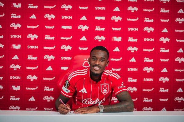 قرارداد وینگر سابق چلسی با ناتینگهام فارست تمدید شد