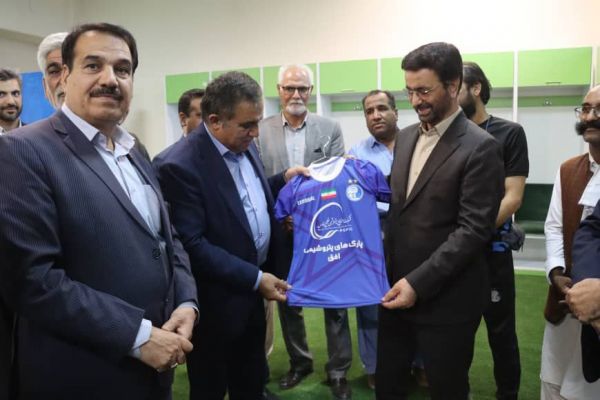 گزارشی کوتاه از حضور دکتر تاجرنیا در زاهدان