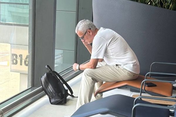  لحظه‌ای که مورینیو ترکیه را ترک کرد  عکس