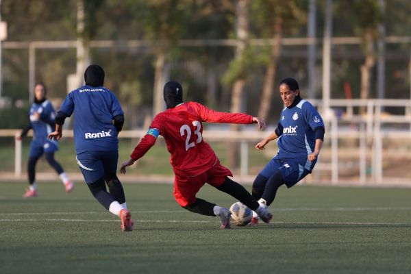 گزارش تصویری  بازی دوستانه تیم ملی دختران نوجوان با تیم بزرگسالان ملوان انزلی