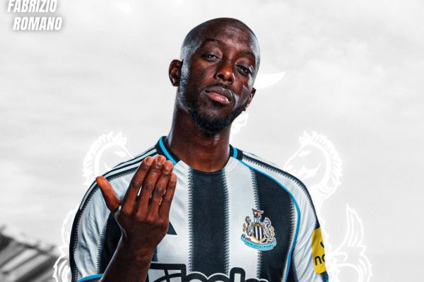  غیر رسمی  نیوکاسل ستاره برنتفورد را به خدمت گرفت