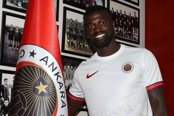 گزینه استقلال و پرسپولیس به تیم ترکیهای پیوست