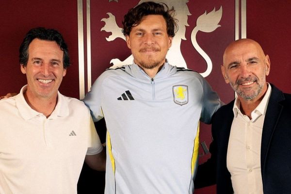  رسمی؛ مدافع سابق منچستریونایتد به استون ویلا پیوست