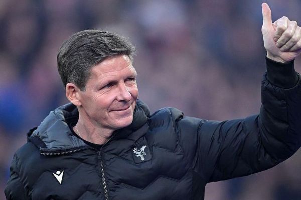  مربی کریستال پالاس یک تنه در مقابل لیورپول