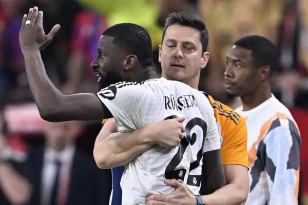  عذرخواهی بازیکن رئال مادرید از داور اسپانیایی