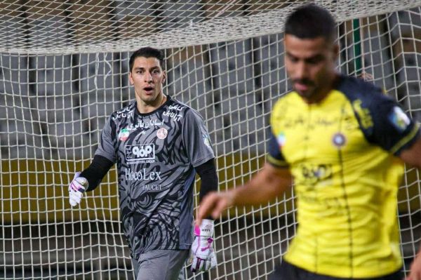  سوال روز  در بازی با گل گهر، حسینی فیکس است یا اخباری