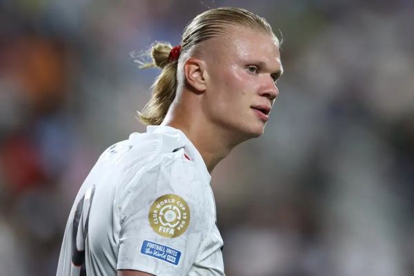  بی‌خوابی کشیدن هالند به خاطر هرج و مرج در باشگاه زادگاهش