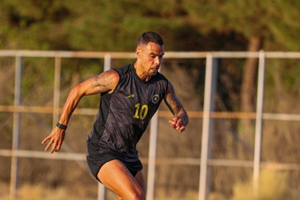  اختصاصی  ادعای بزرگ و مهم سپاهان  کمیته نقل و انتقالات سازمان لیگ تخلف کرد؛ کارت آلوز برای تراکتور بدون تست پزشکی صادر شد