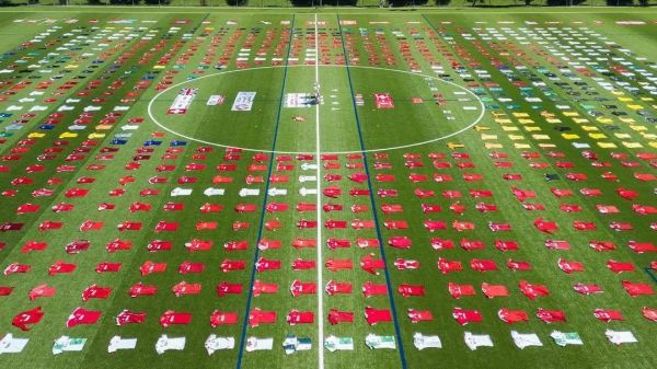  رکورد جهانی برای یک هوادار خاص؛ ۱۰۴۷ پیراهن لیورپول در کلکسیون