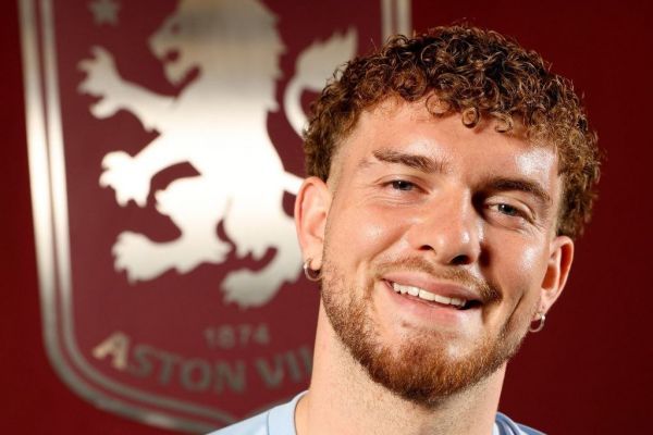  استون ویلا و شرط ویژه برای خرید دائمی هاروی الیوت