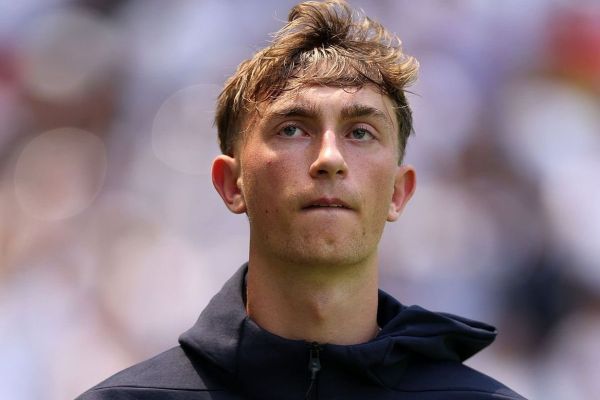  تشبیه دین هویسن به بکن‌بائور توسط یک ایجنت