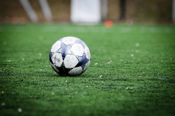 کاپیتان اسبق استقلال در دادگاه؛ به اتهام کلاهبرداری از یک زن و فرزندش