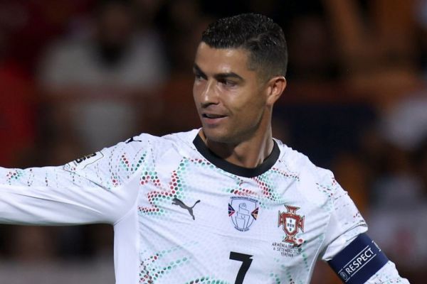  کریستیانو رونالدو و گذر از آمار مجموع گل‌های ملی پله و روماریو