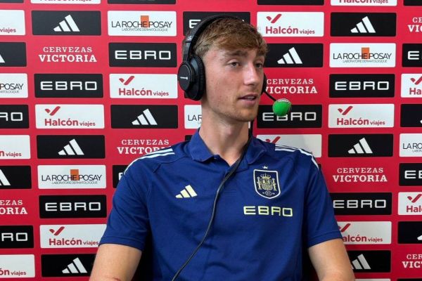  کری خوانی هویسن برای بارسلونا و هوادارانش