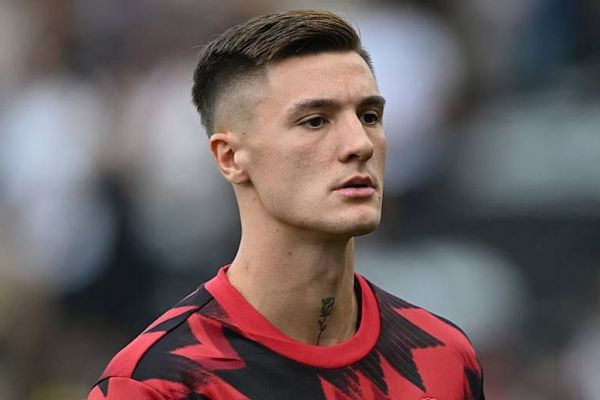 دلیل به مشکل خوردن ششکو در منچستریونایتد از نظر اسطوره این تیم