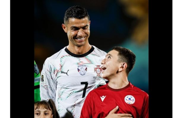  واکنش رونالدو به کودکی که در کنارش گریه کرد