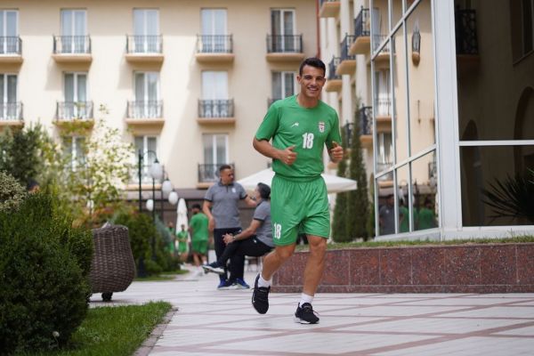  قربانیِ اخراجِ آریا؛ حسین‌زاده خیلی زود تعویض شد