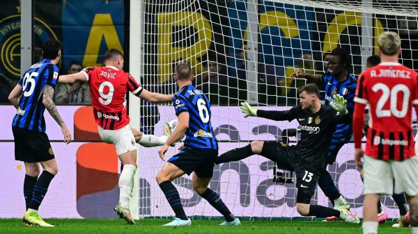  میلان پس از 100 سال بدون بازیکن شماره 9