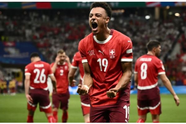  سوئیس با پیروزی قاطع برابر اسلوونی صدرنشین گروه B شد