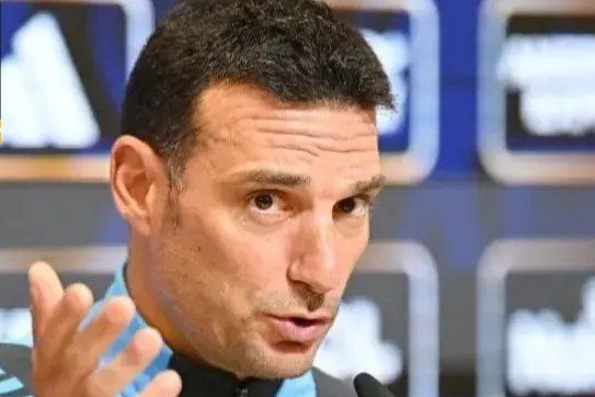  اسکالونی  تصمیم درباره جام جهانی با مسی است