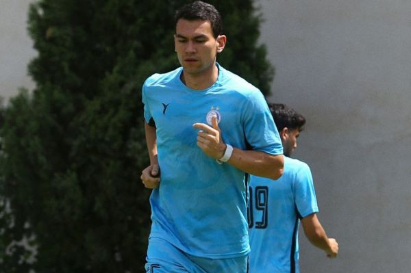  سرمربی استقلال در انتظار اضافه شدن آشورماتوف