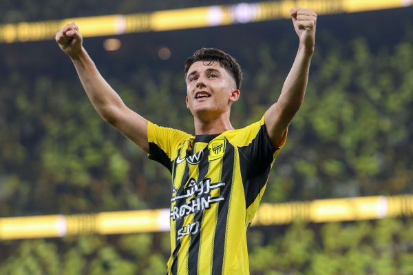  هافبک سابق بارسلونا، در آستانه جدایی از قهرمان عربستان