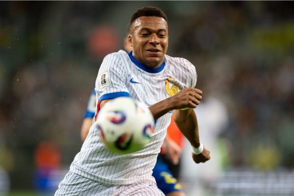 بازگشت دشوار خروسها با درخشش امباپه و اخراج شوآمنی