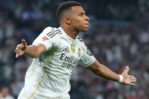 استقبال ستاره رئال مادرید از نشستن زیدان روی نیمکت فرانسه