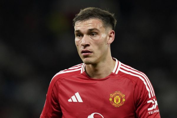 تشبیه بازیکن منچستریونایتد به یک پتوی خیس