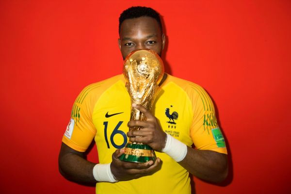  قهرمان جام جهانی ۲۰۱۸ با فوتبال وداع کرد