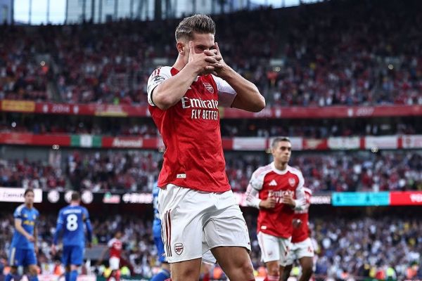  مدافع آرسنال درباره یوکرس  او یک هیولاست