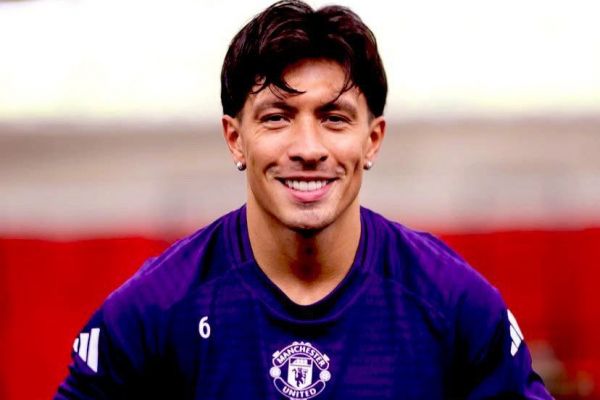  منچستریونایتد به دنبال تمدید قرارداد لیساندرو مارتینز تا ۲۰۲۸